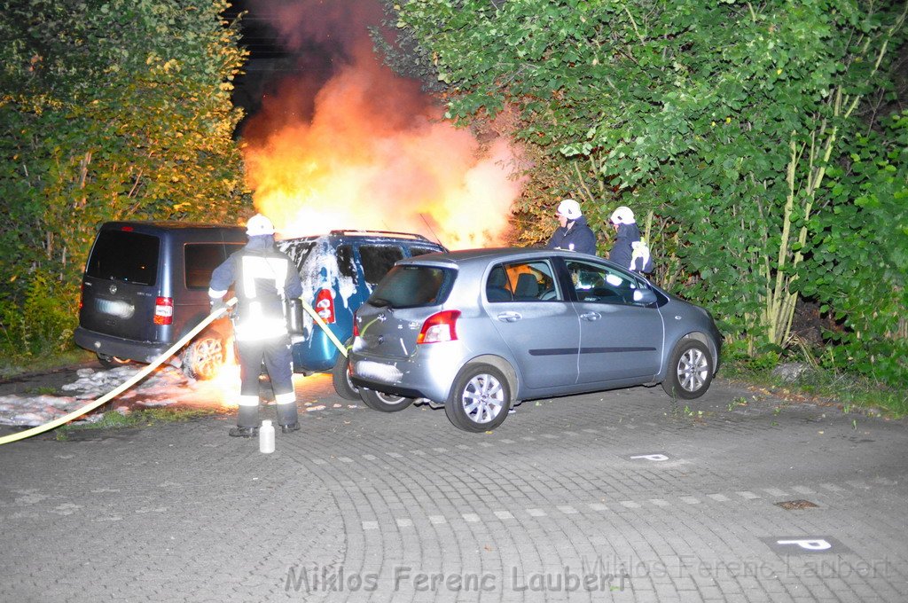 Wieder brennende Autos in Koeln Hoehenhaus P082.JPG